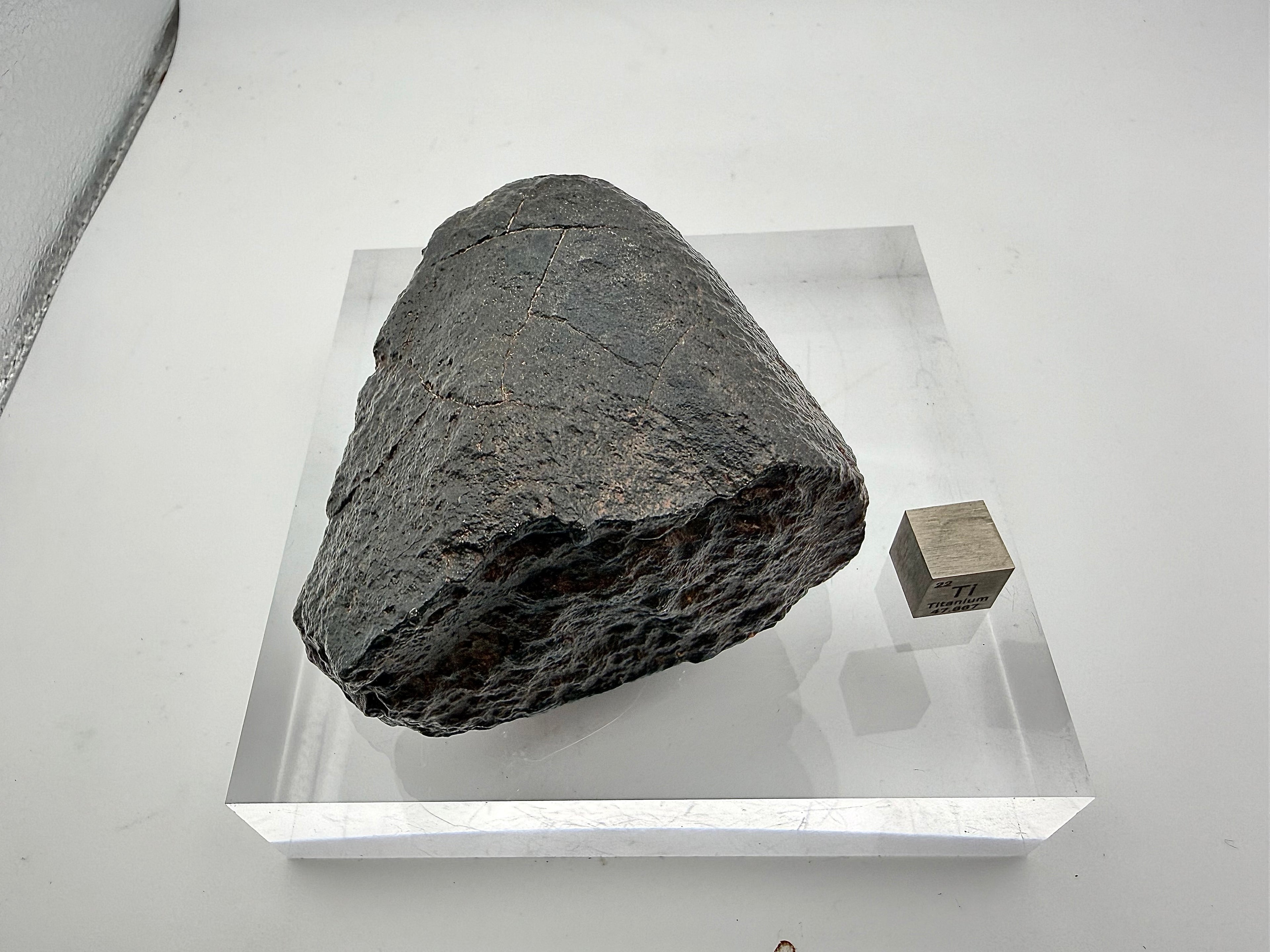 NWA XXX ordinary chondrite 316.40g -- fusion crust texture variation mapping aerodynamic pressure distribution during descent