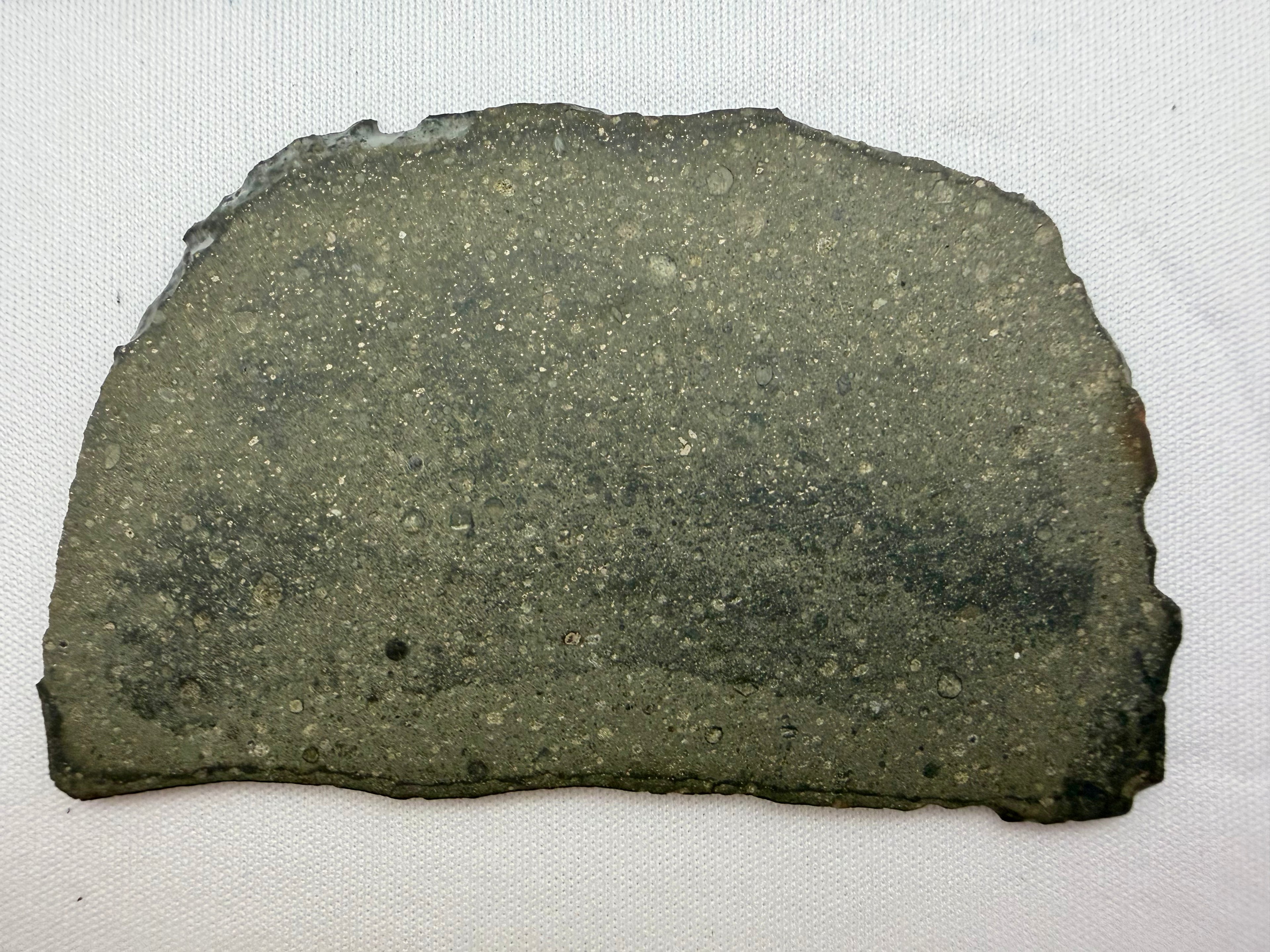 Sinawan 005 – Rumuruti (R5-6) Meteorite R-Chondrite with Dual Lithologies, 1 of 3 known, 17.32g