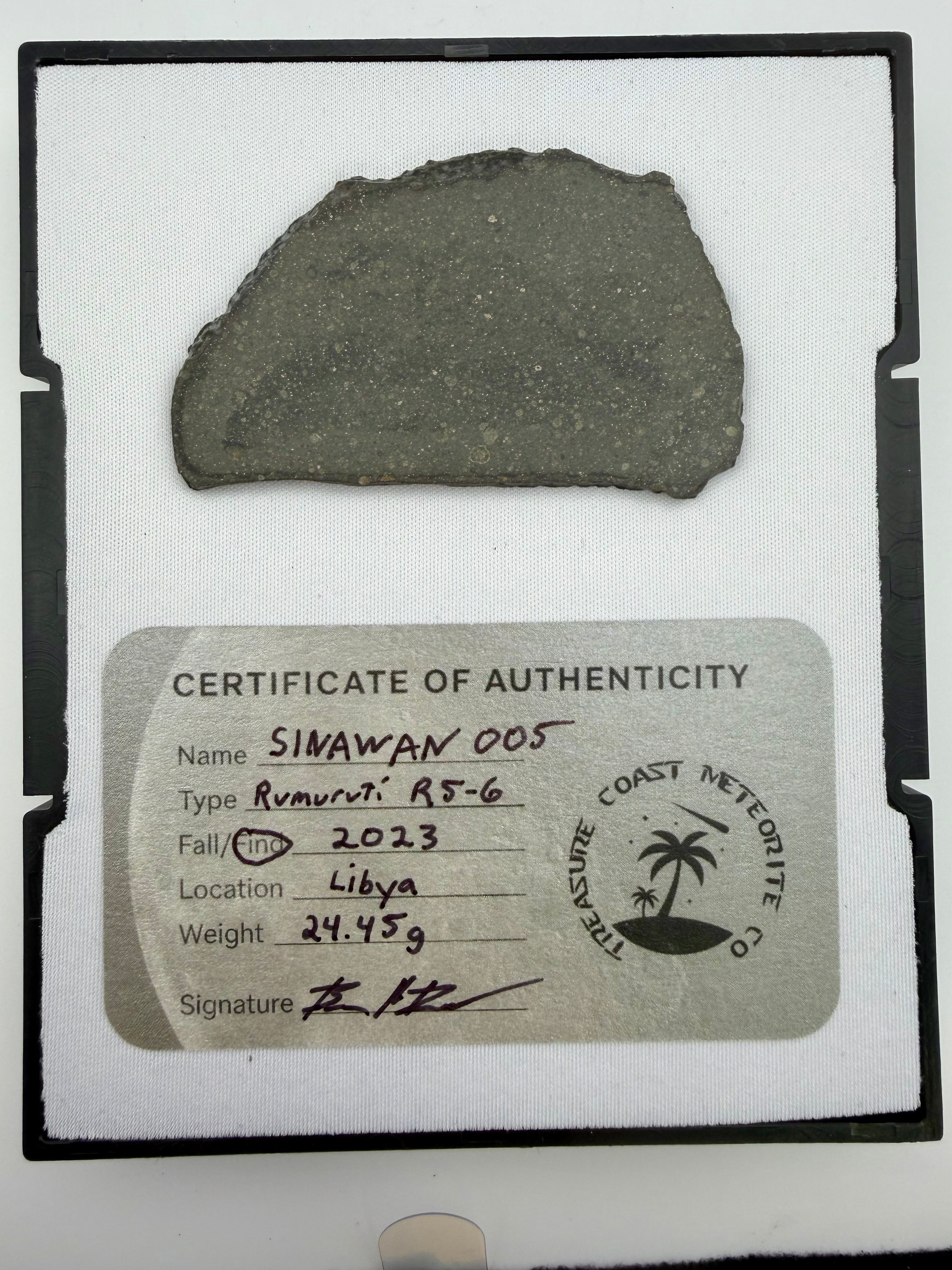 Sinawan 005 – Rumuruti (R5-6) Meteorite R-Chondrite with Dual Lithologies, 1 of 3 known, 24.45g