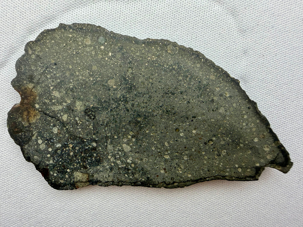 Sinawan 005 R-chondrite 14.49g -- oxidized matrix texture and chondrule structure in dual lithology zones