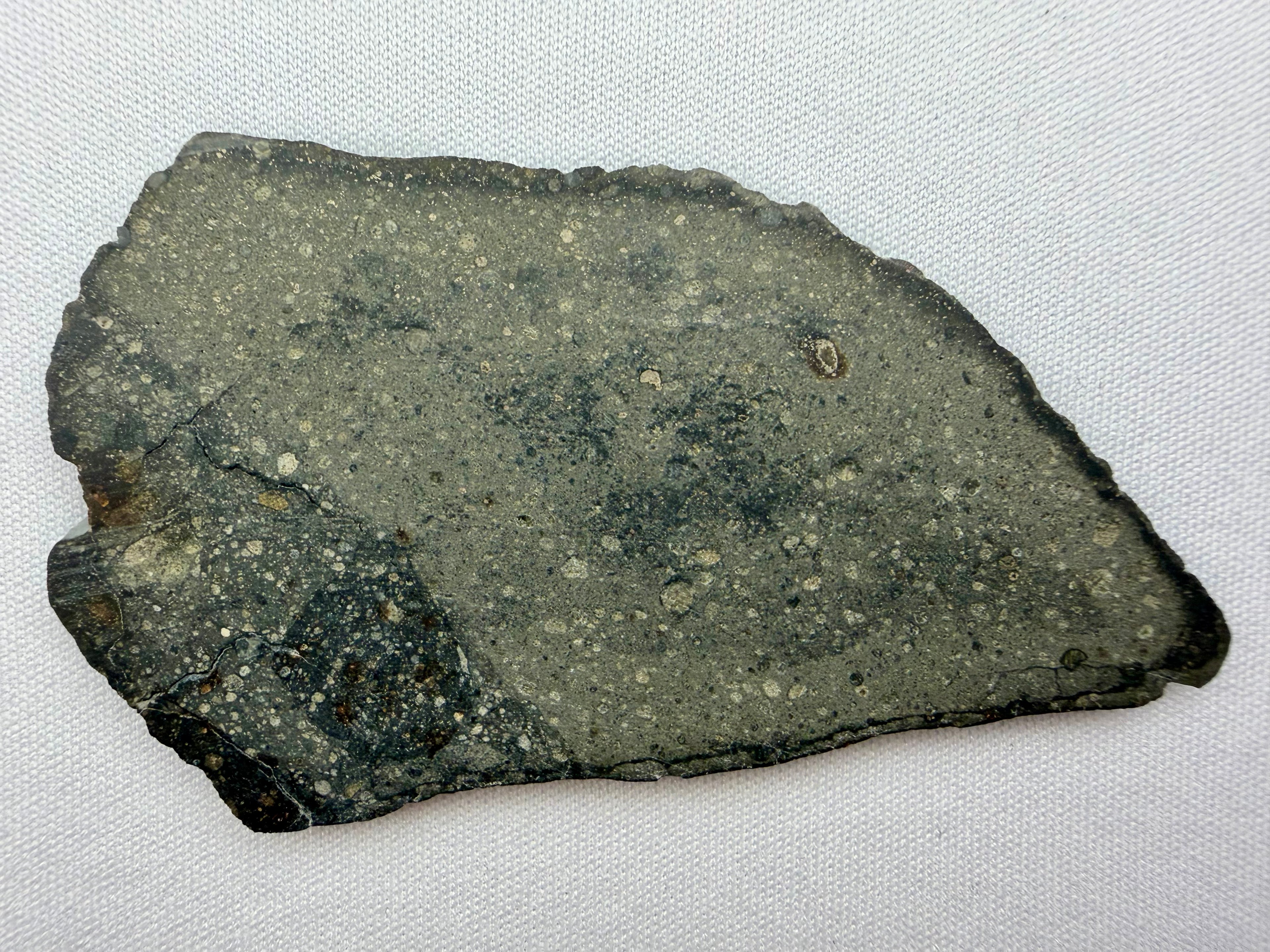 Sinawan 005 – Rumuruti (R5-6) Meteorite R-Chondrite with Dual Lithologies, 1 of 3 known, 12.51g