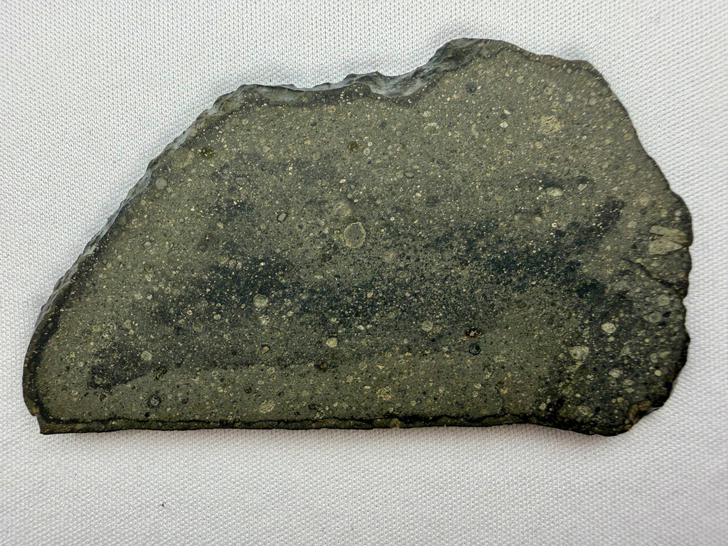 Sinawan 005 Rumuruti chondrite 22.82g -- light and dark lithology boundary showing type 5-6 metamorphic transition