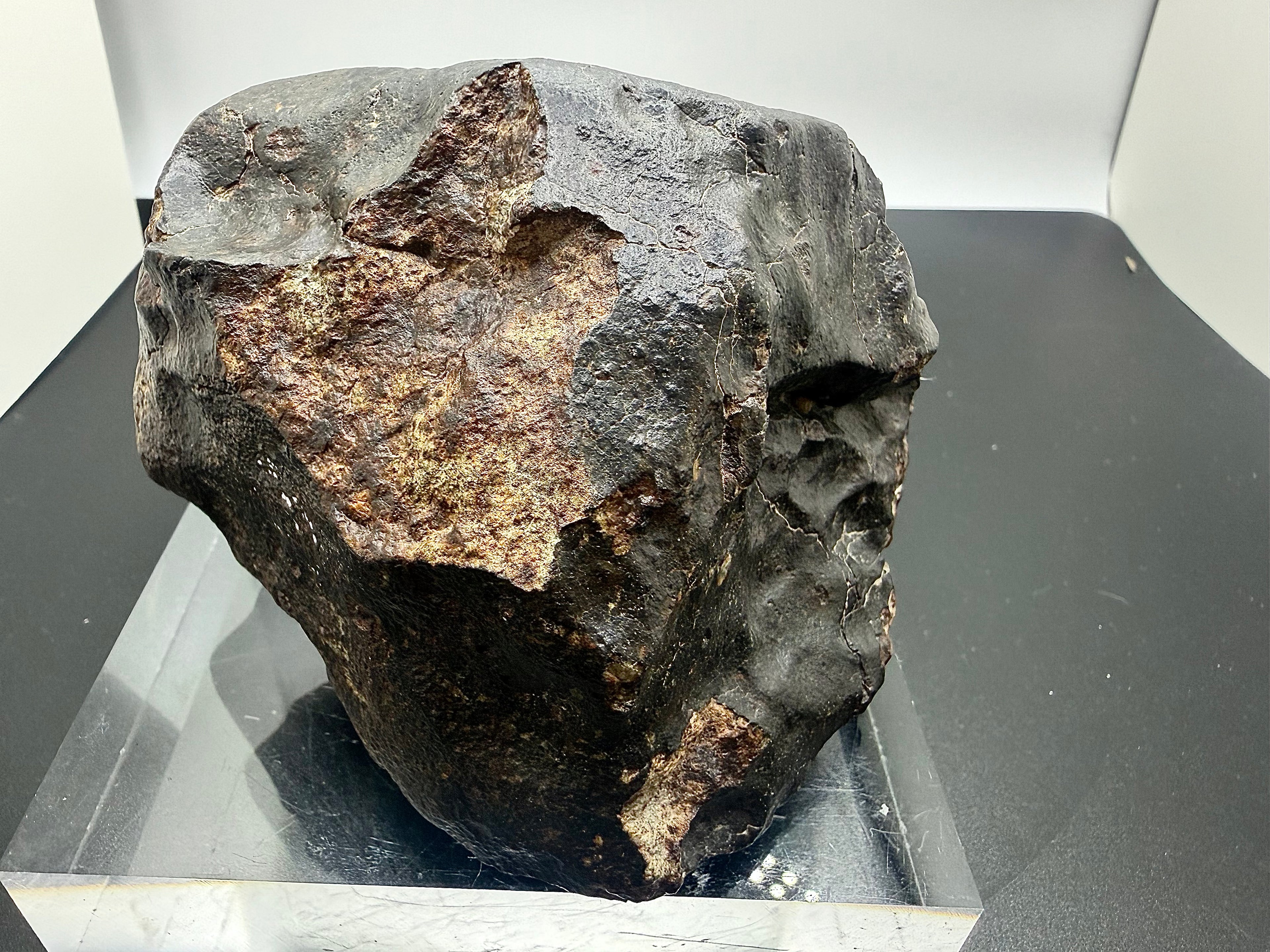 NWA XXX ordinary chondrite 869.00g -- trailing surface geometry with fusion crust coverage