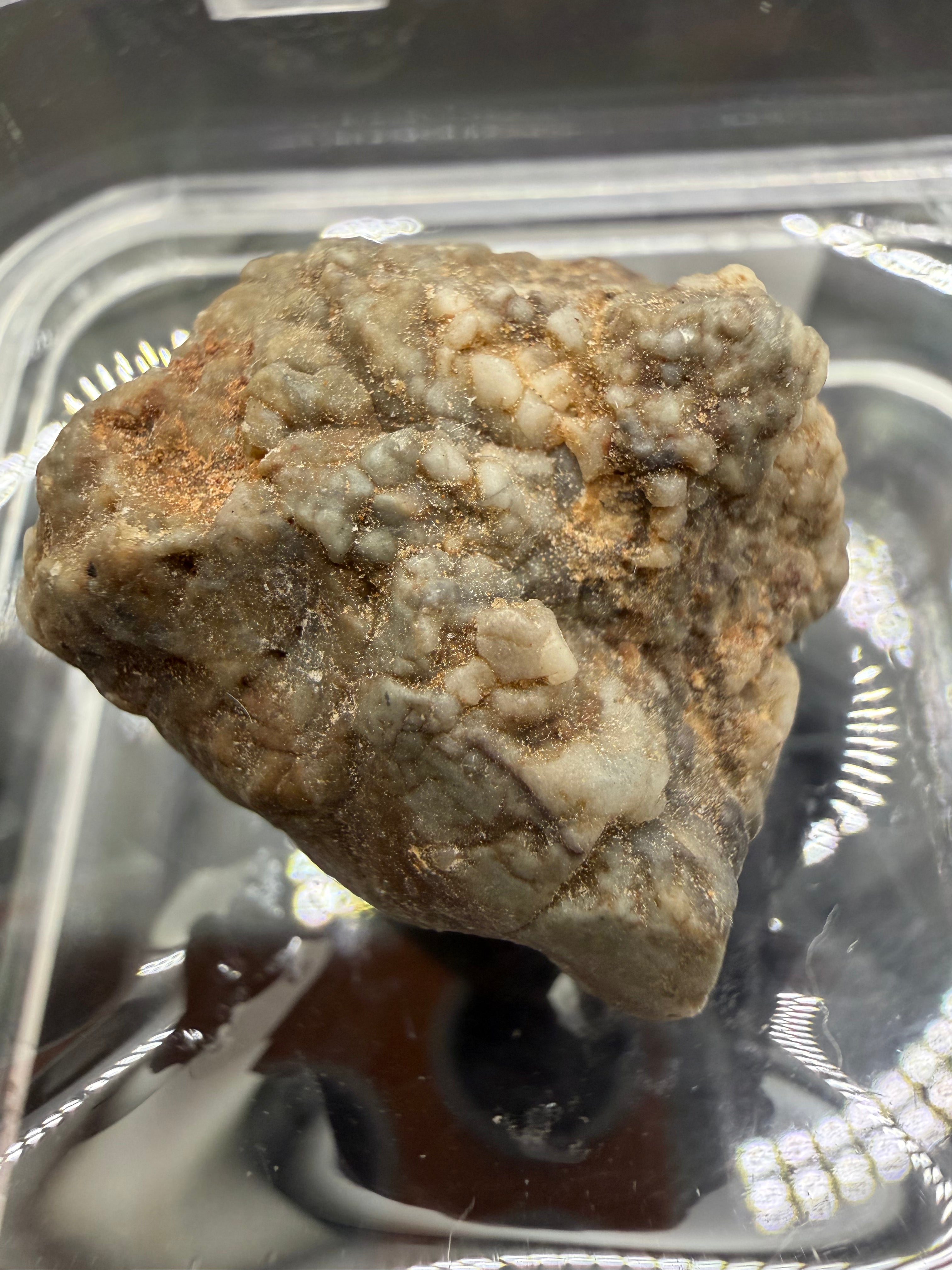 Adrar 013 lunar melt breccia meteorite 10.53g complete individual showing flow banded impact melt texture on natural surface