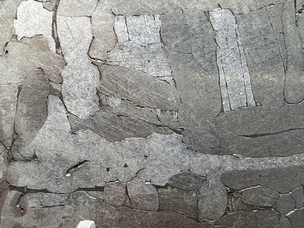 Kaalijärv iron meteorite 29.51g macro view of widmanstatten pattern on opposite side