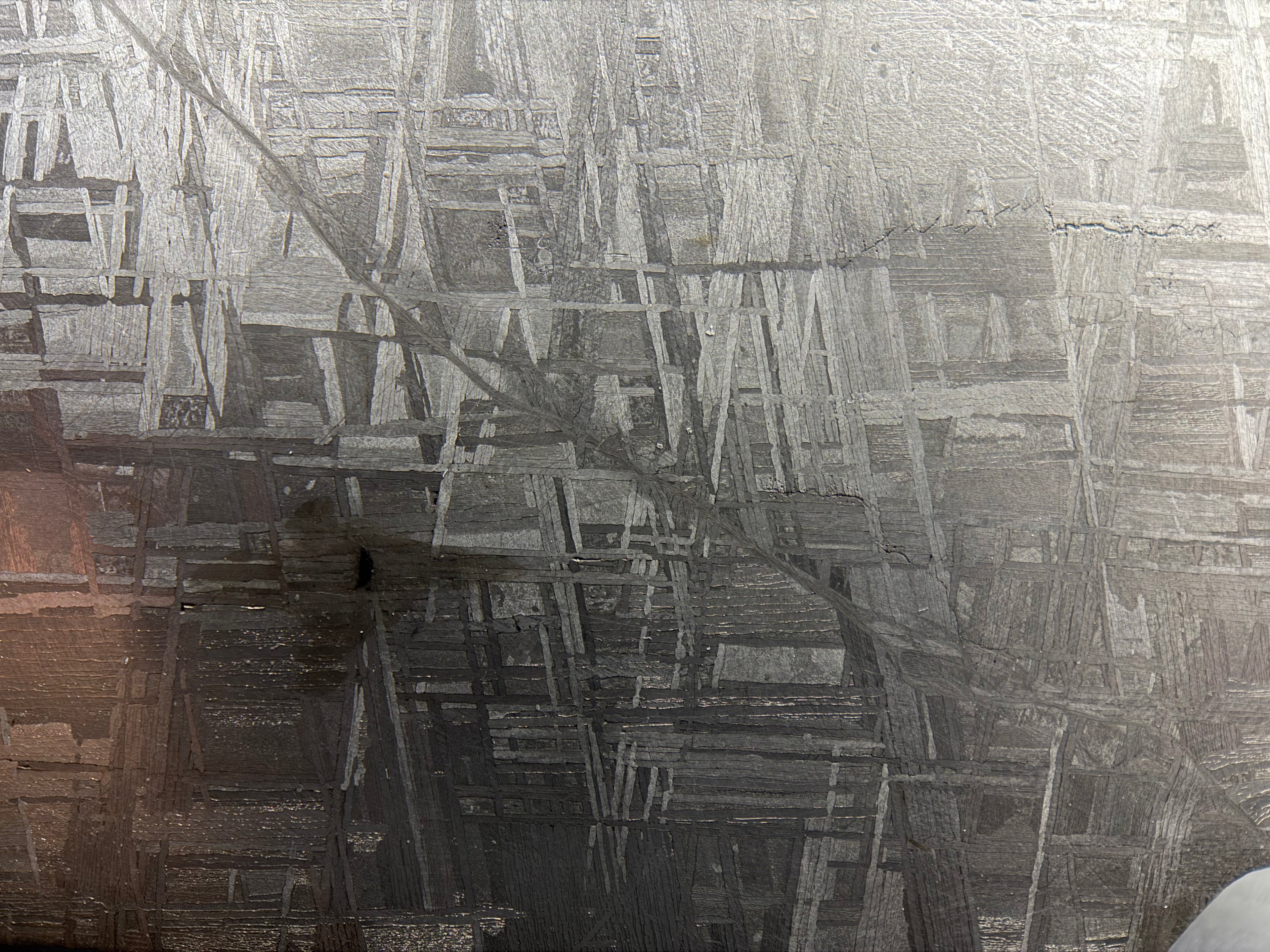 Muonionalusta iron meteorite 330.81g -- parallel kamacite bands intersecting at octahedral angles