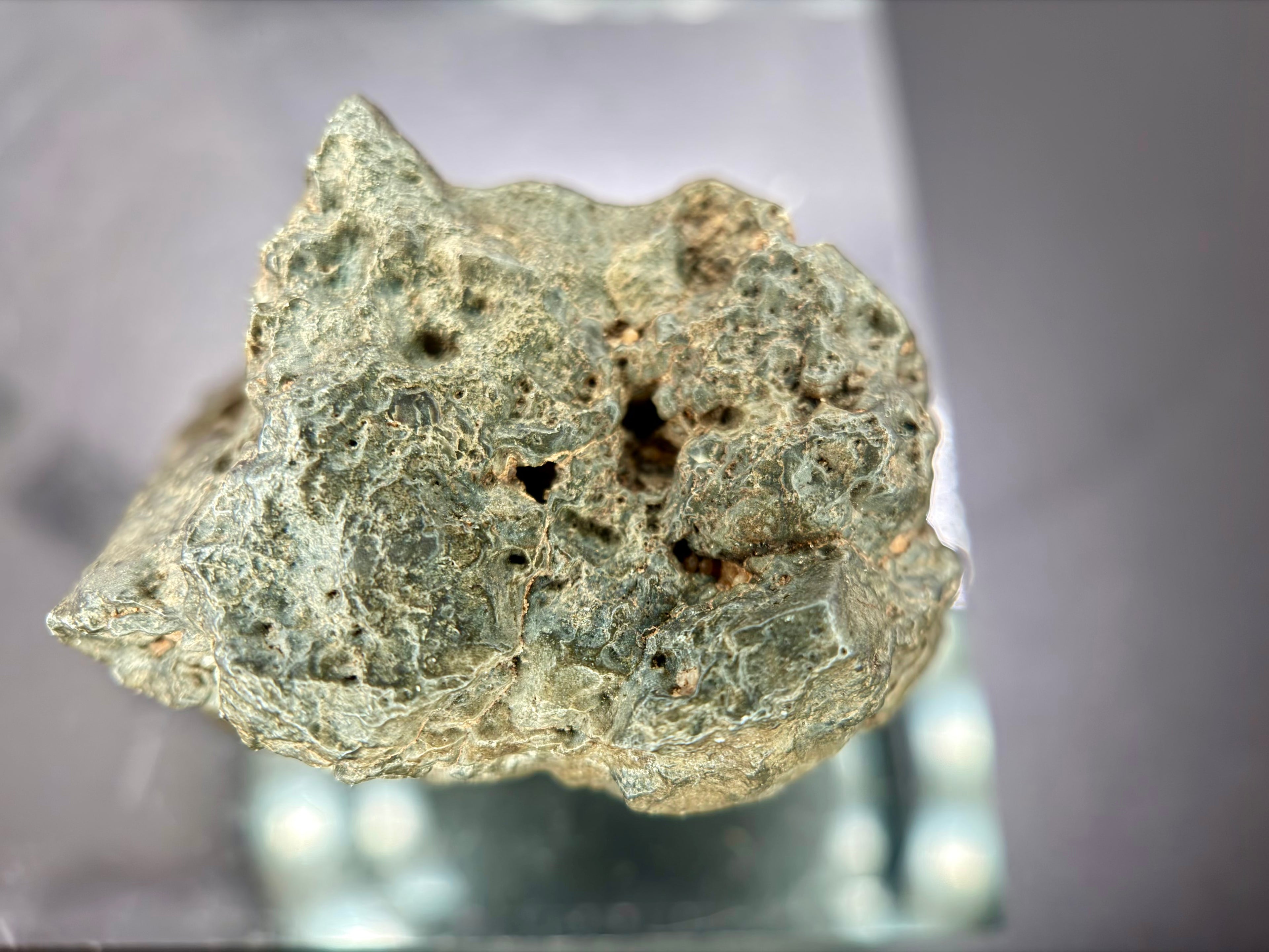 NWA 17706 Moon rock 45.40g -- complete natural surface preserving ejection and atmospheric entry features